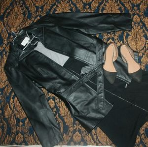 /SOLD/Women's black  jacket